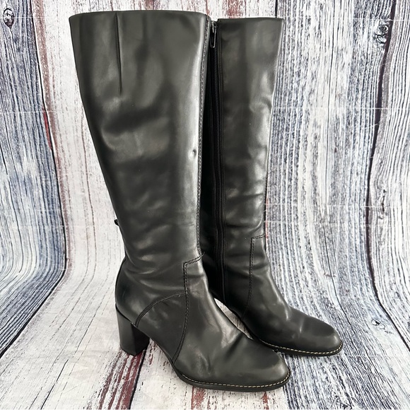 Connie, Black Knee high Boots